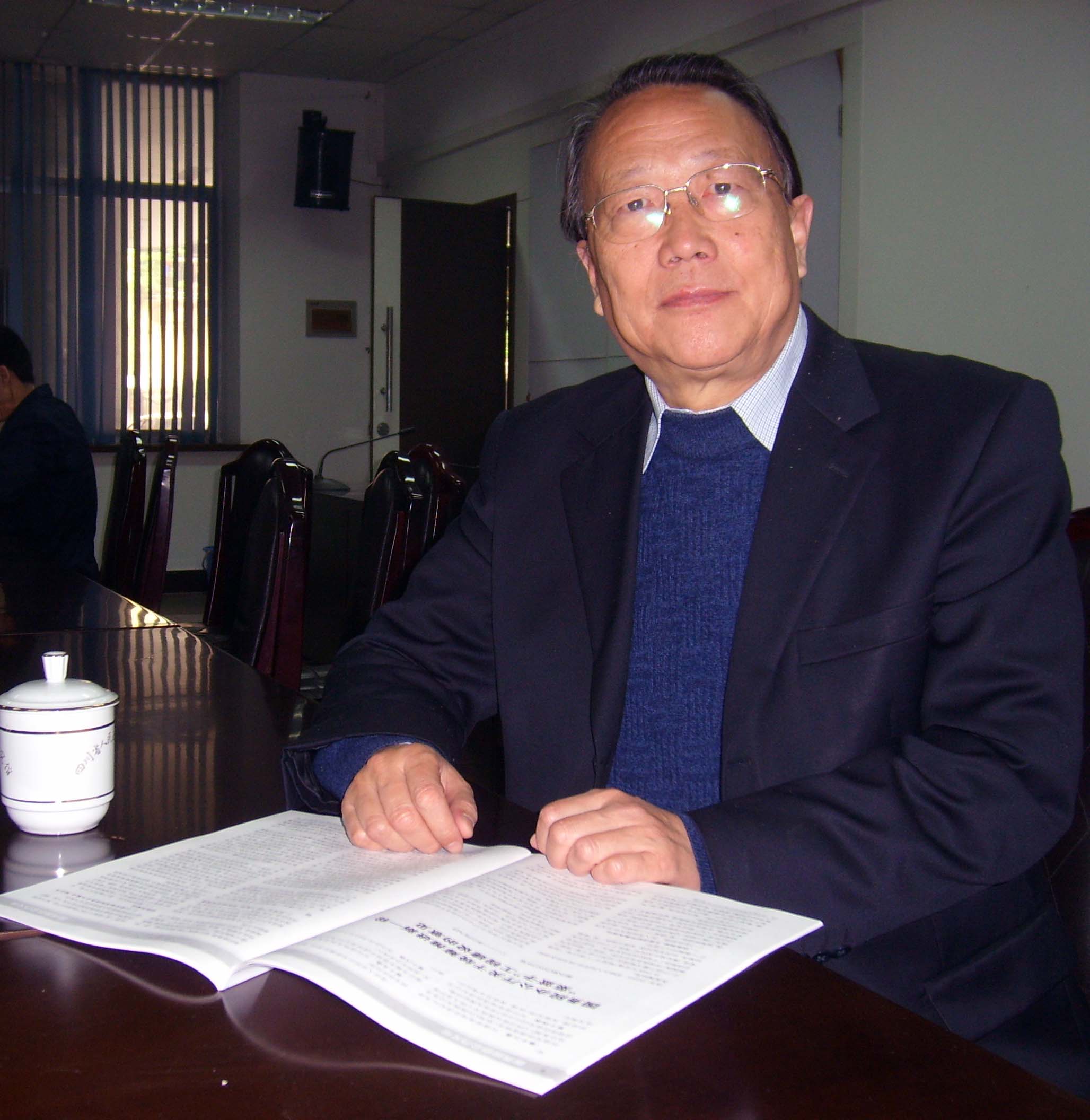 万光治.jpg